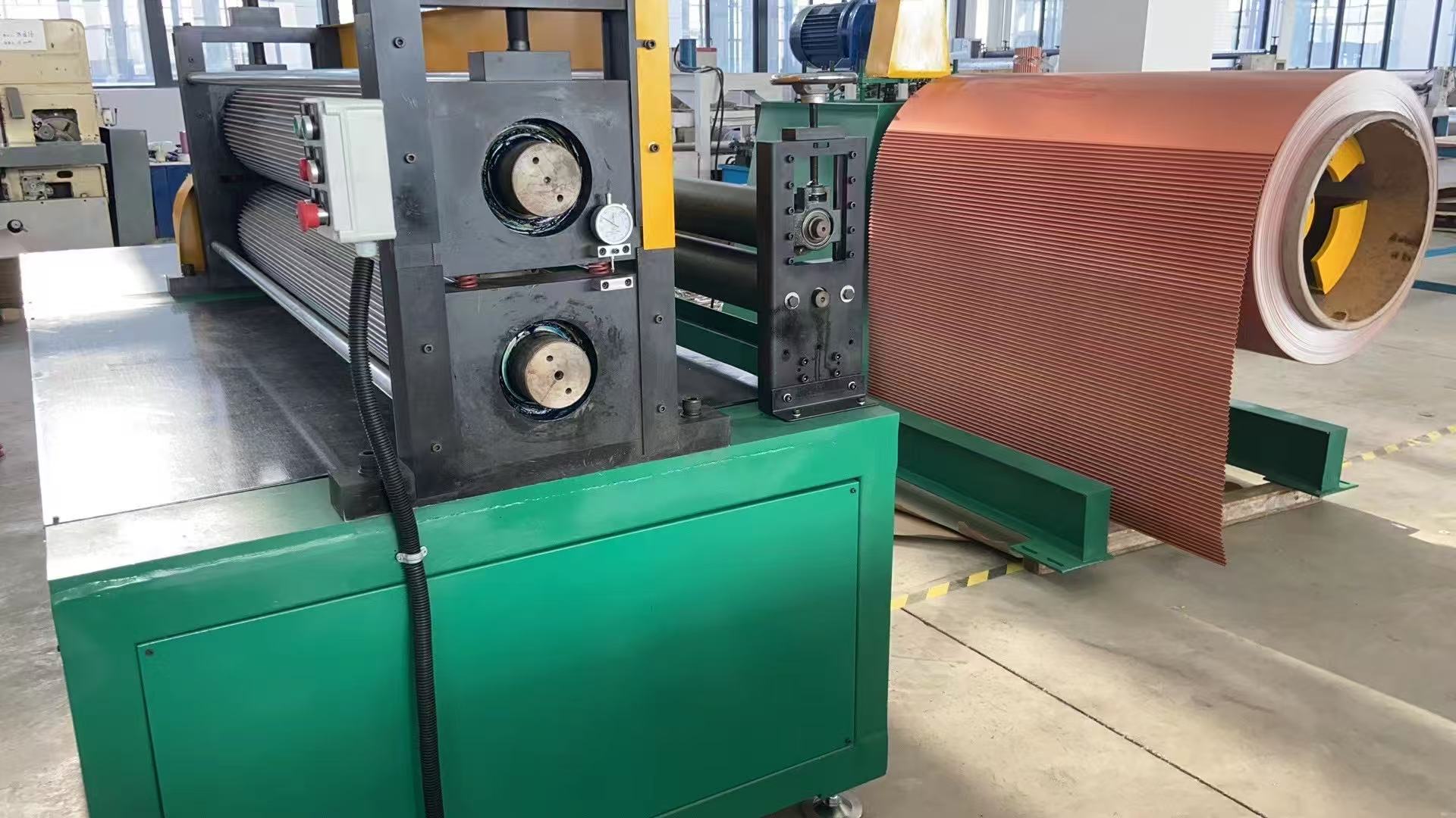 铝瓦楞芯机器成功交付