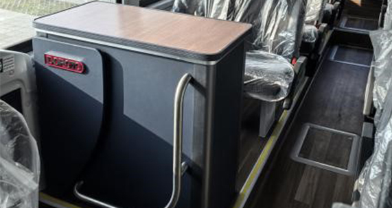 轻量化革命！铝蜂窝板应用于汽车冰...