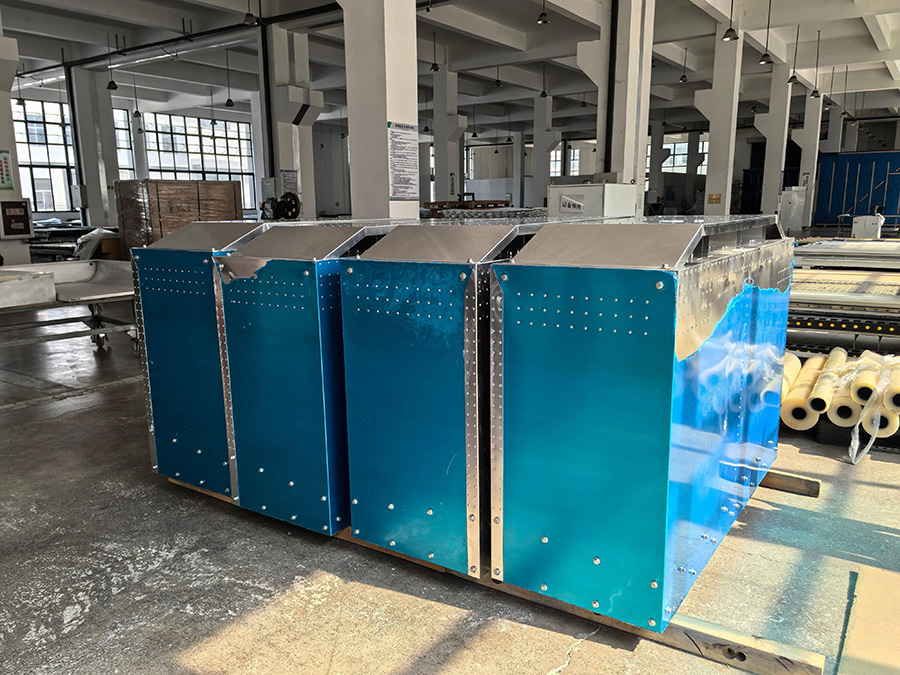 鸿赞蜂窝防撞包成功交货，为汽车行...