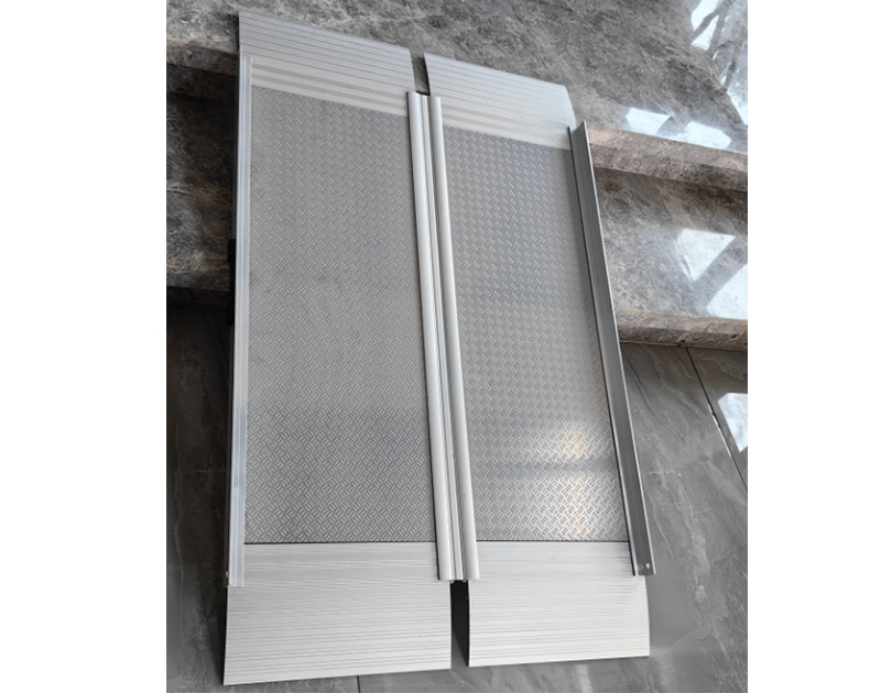 三条筋防滑铝蜂窝板用于坡道板